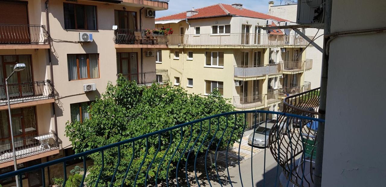 Hotel Laguna - Guest House Primorsko Exterior foto