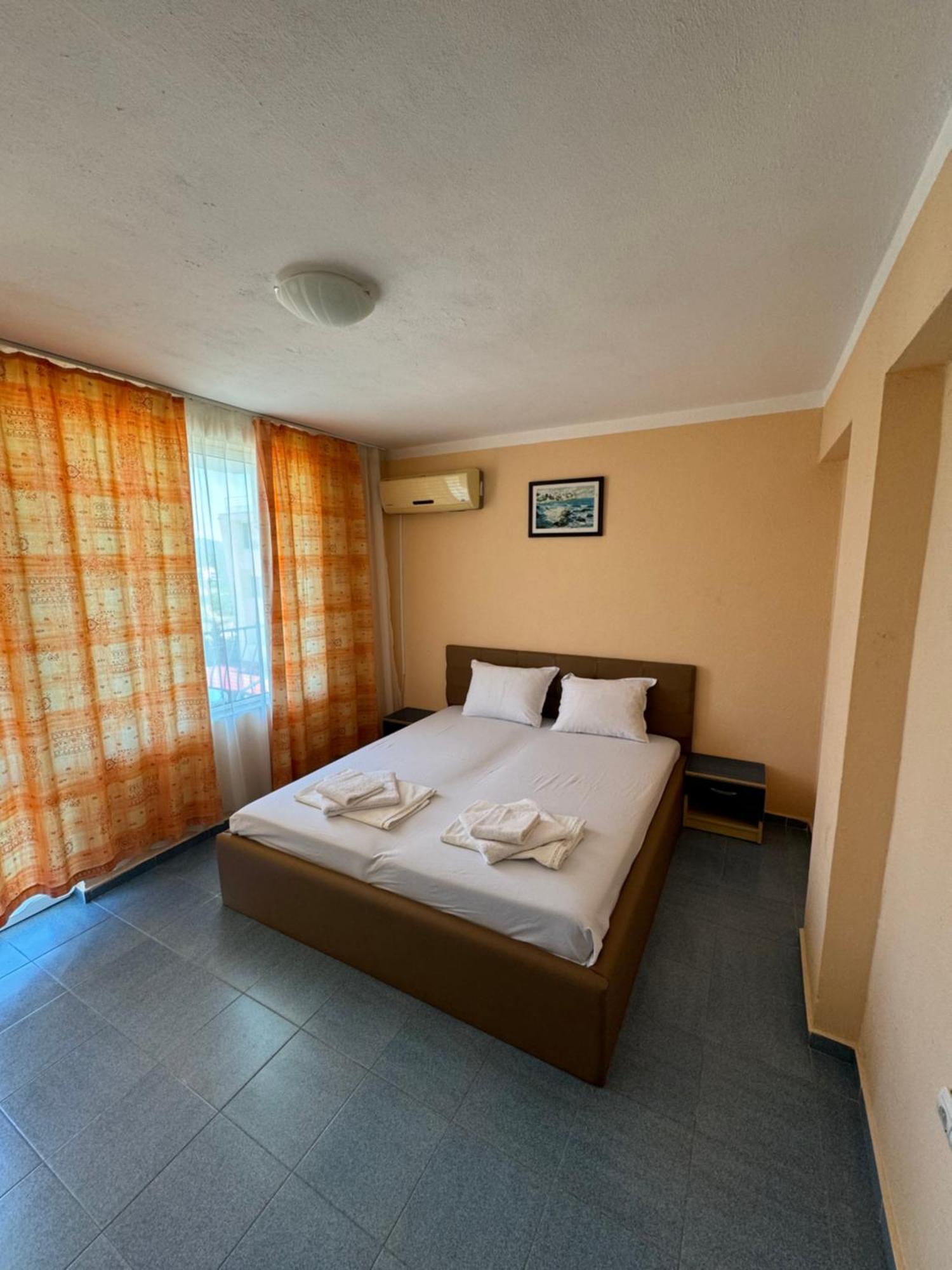 Hotel Laguna - Guest House Primorsko Exterior foto